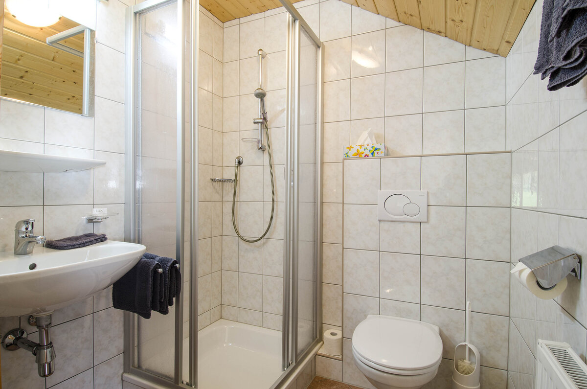  Cozy panoramic apartment in a traditional alpine style with a wonderful view – the entire 2nd floor&hellip;
