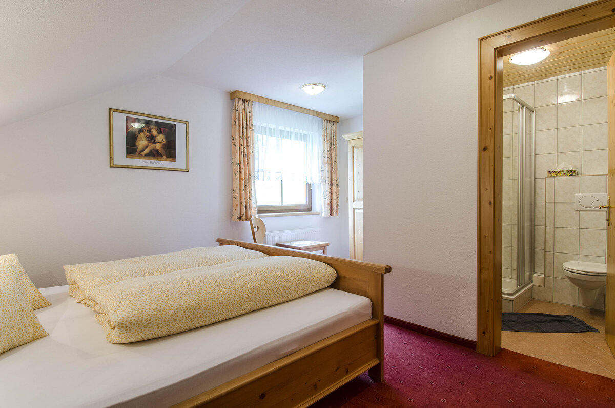  Cozy panoramic apartment in a traditional alpine style with a wonderful view – the entire 2nd floor&hellip;