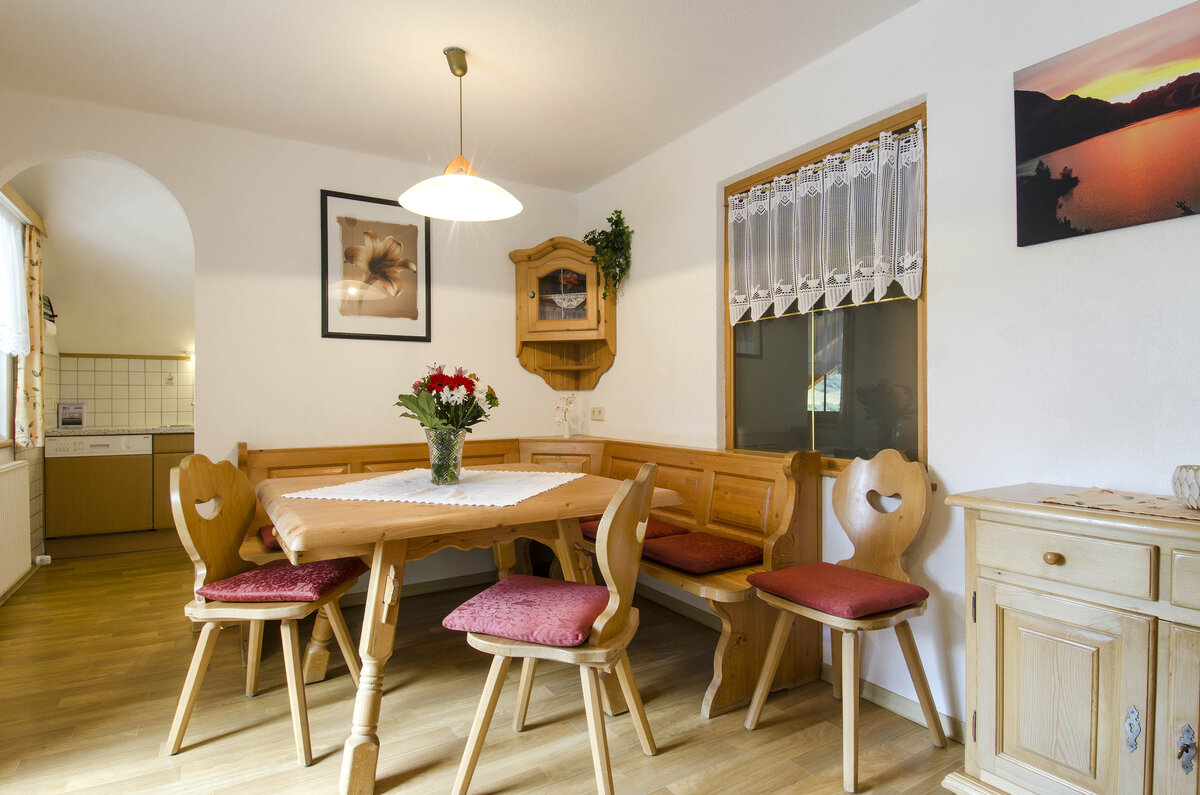  Cozy panoramic apartment in a traditional alpine style with a wonderful view – the entire 2nd floor&hellip;