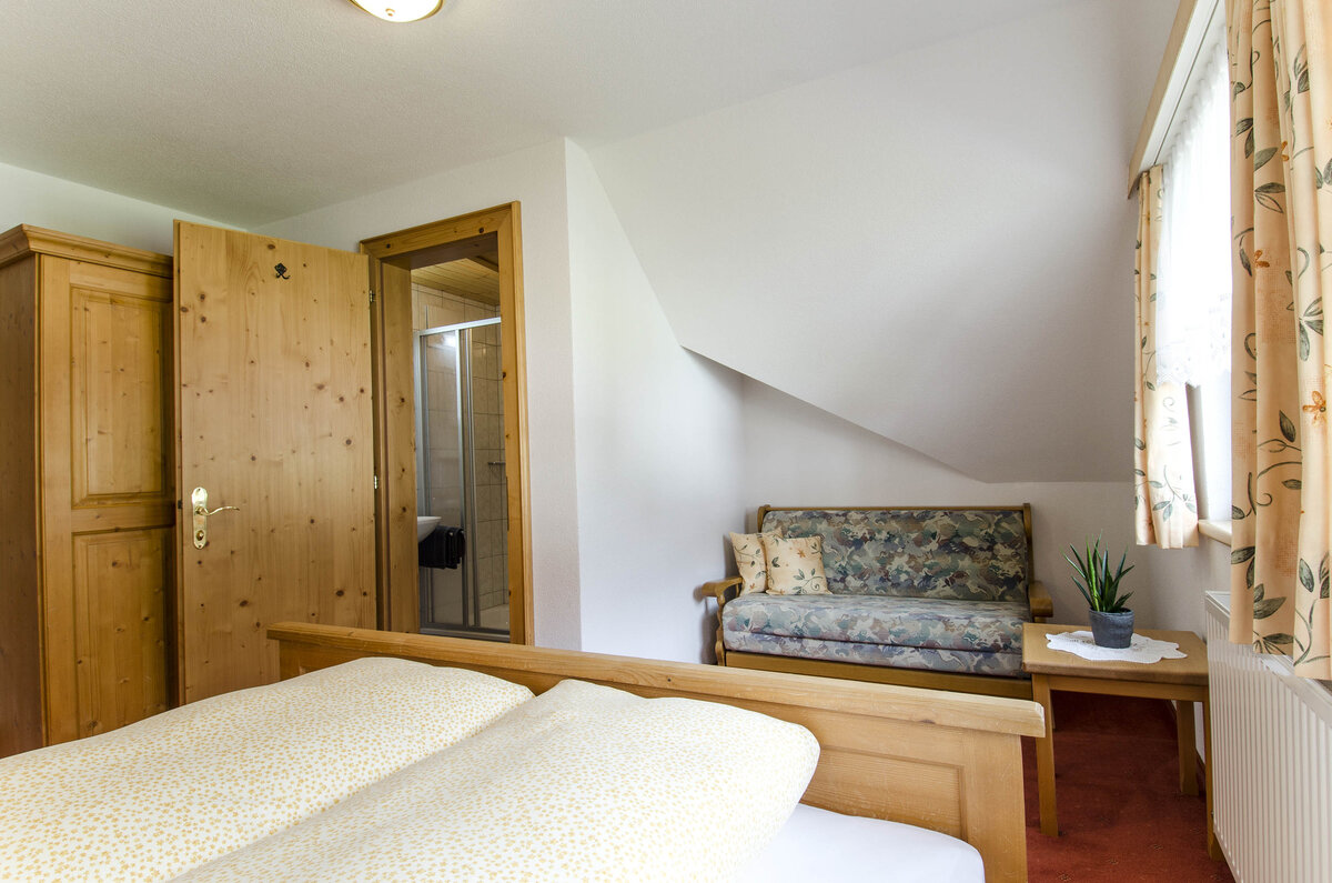  Cozy panoramic apartment in a traditional alpine style with a wonderful view – the entire 2nd floor&hellip;