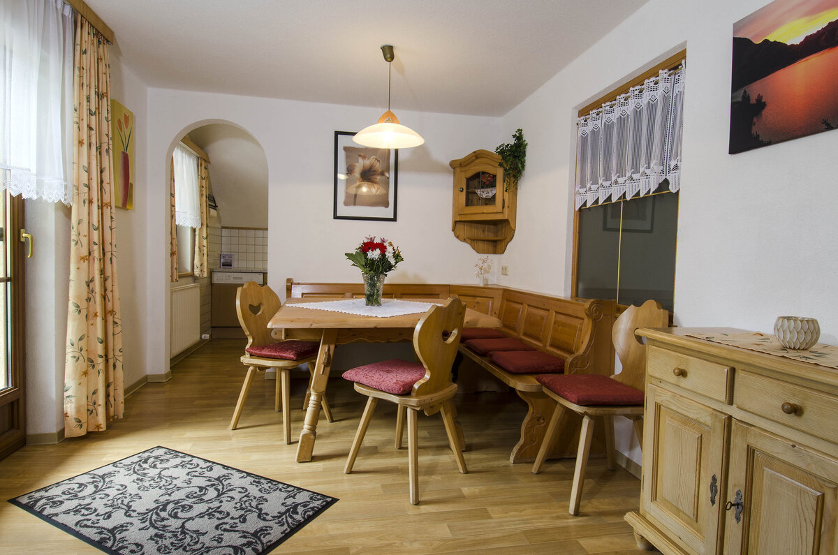  Cozy panoramic apartment in a traditional alpine style with a wonderful view – the entire 2nd floor&hellip;