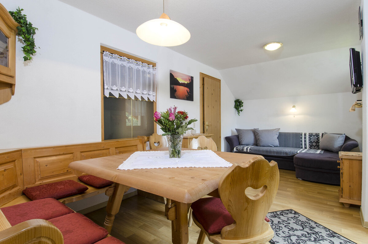  Cozy panoramic apartment in a traditional alpine style with a wonderful view – the entire 2nd floor&hellip;