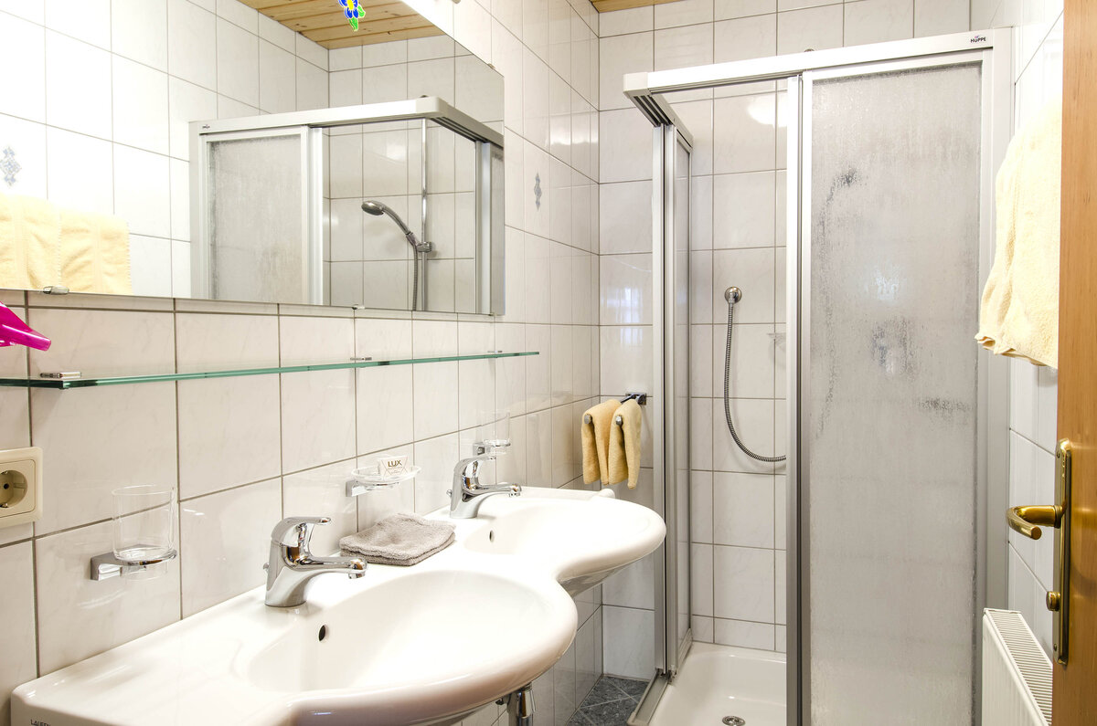  Cozy apartment with electric stove and oven, microwave, dishwasher, fridge, coffee machine and&hellip;